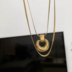 シャネルのダブルCレターダブルレイヤーネックレス