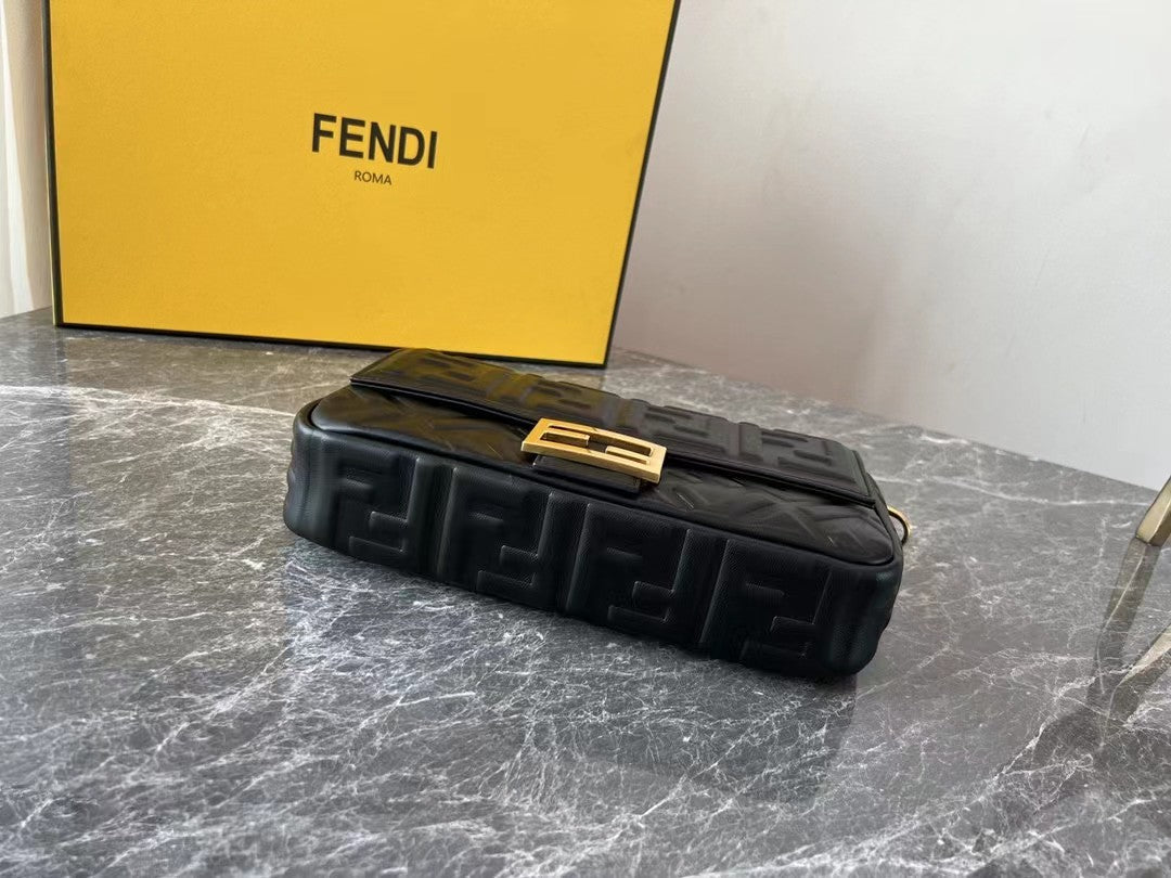 フェンディ バゲットバッグ 26cm