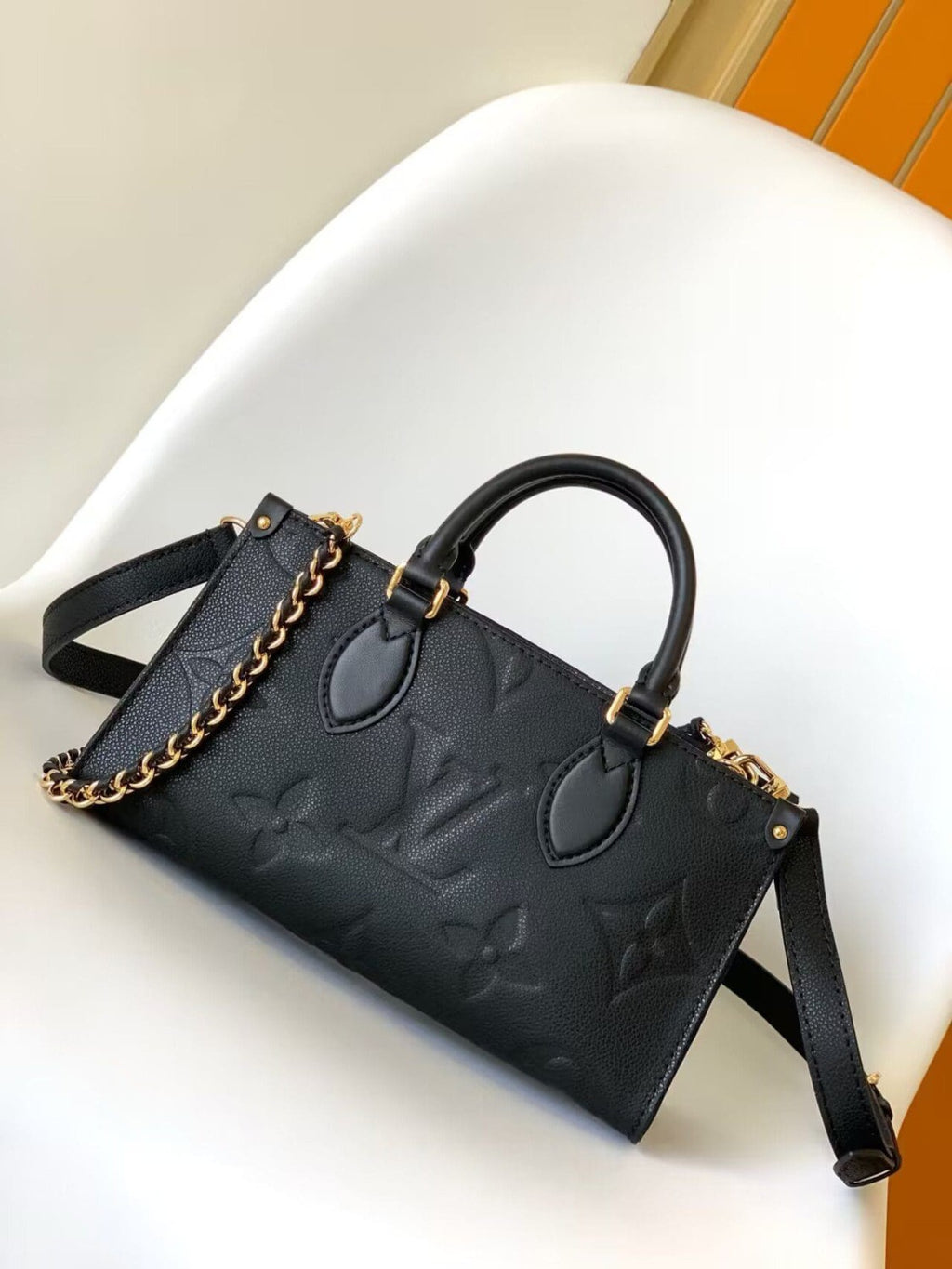 ルイ・ヴィトン オンザゴー イーストウェスト M23640