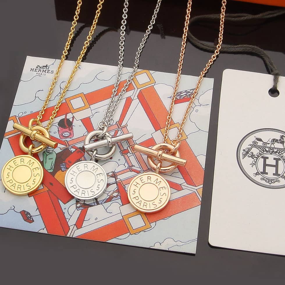 エルメスのロゴネックレスの卸売