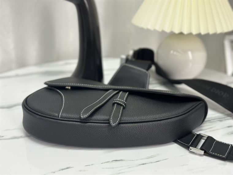 ディオール サドルバッグ ブラック グレインカーフスキン – DIO042