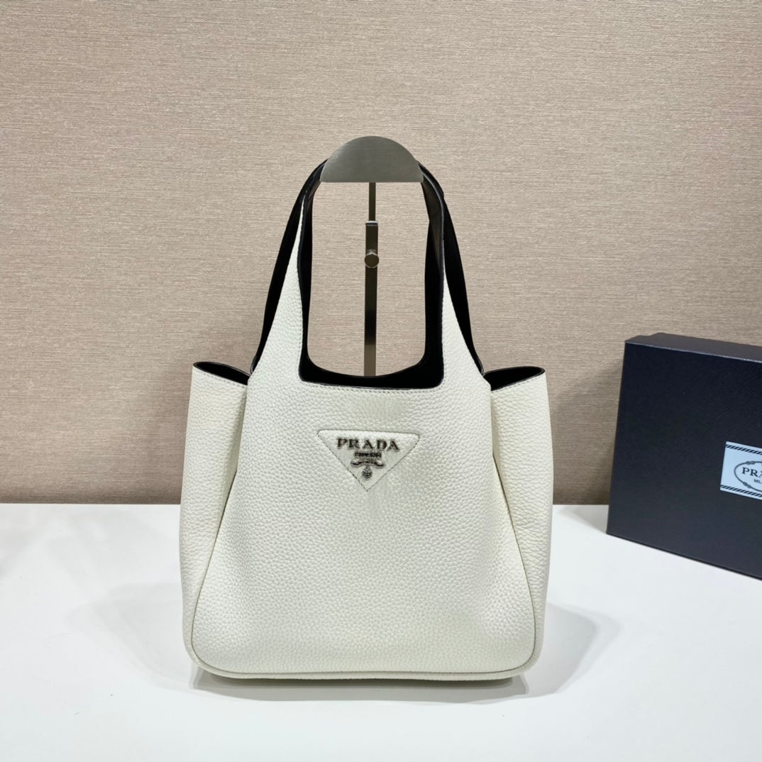 PRADA 輸入品 柔らかく繊細なカーフスキン 野菜かごトート 脇バッグ