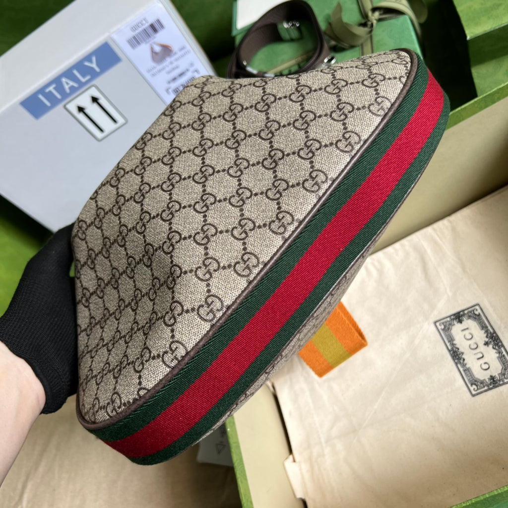 グッチ アタッシュ ラージ ショルダーバッグ
