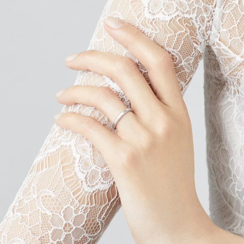 Van Cleef & Arpels Toujours 2.5mm 結婚指輪の新着