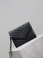 YSL カッサンドル マトラッセ ラムスキンレザー フラップポーチ 617662 V ブラック