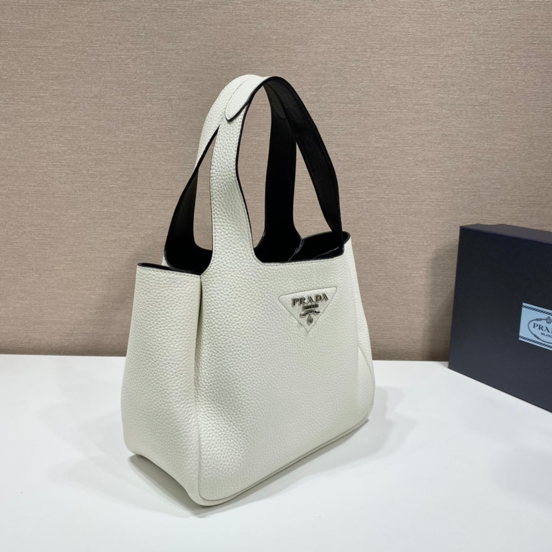 PRADA 輸入品 柔らかく繊細なカーフスキン 野菜かごトート 脇バッグ