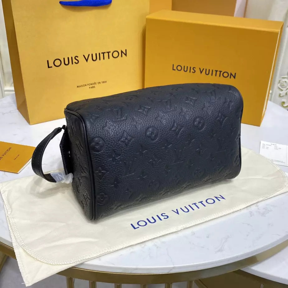 ルイ・ヴィトン ドップキット モノグラム トリヨンレザー – LW144