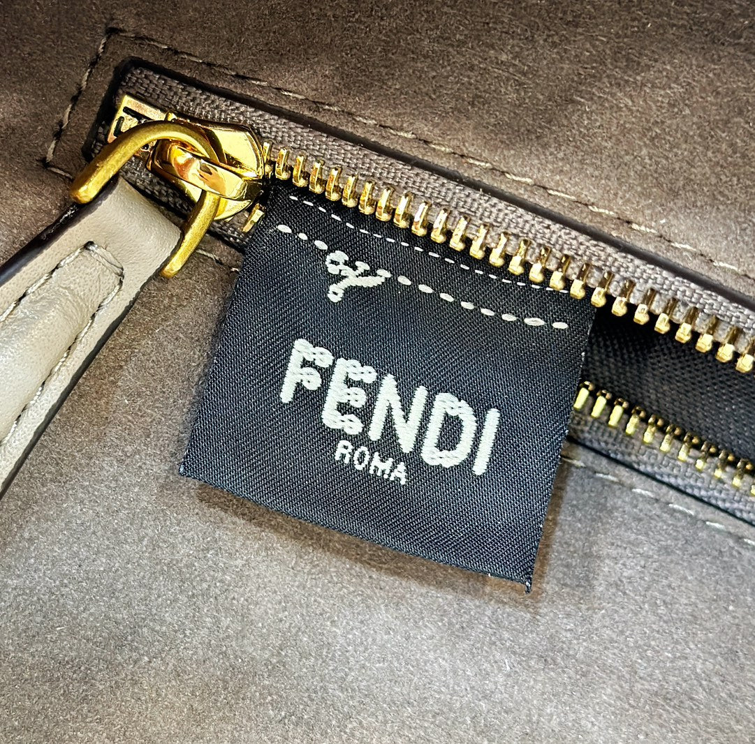 フェンディ チェーンショルダーバッグ