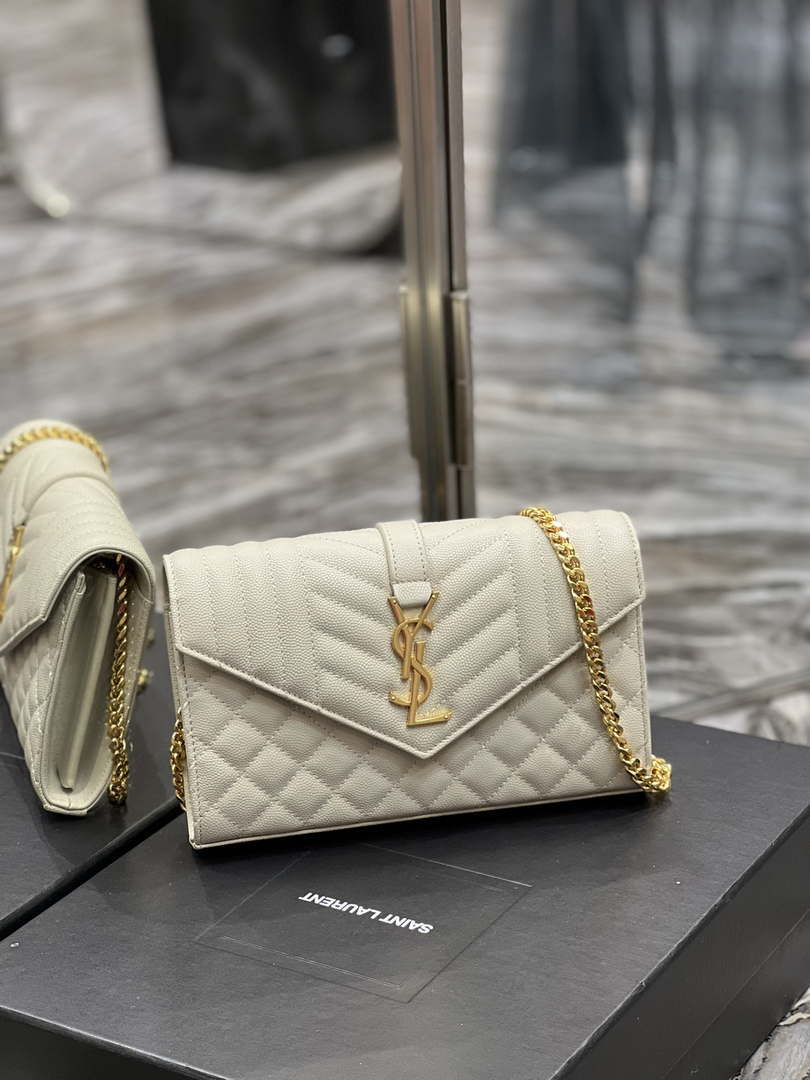 YSL 620280 エンベロープ チェーン ウォレット ミックス マトラッセ グレイン ドゥ プードル エンボス レザー ベージュ