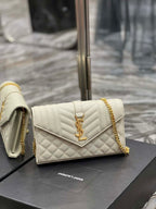 YSL 620280 エンベロープ チェーン ウォレット ミックス マトラッセ グレイン ドゥ プードル エンボス レザー ベージュ