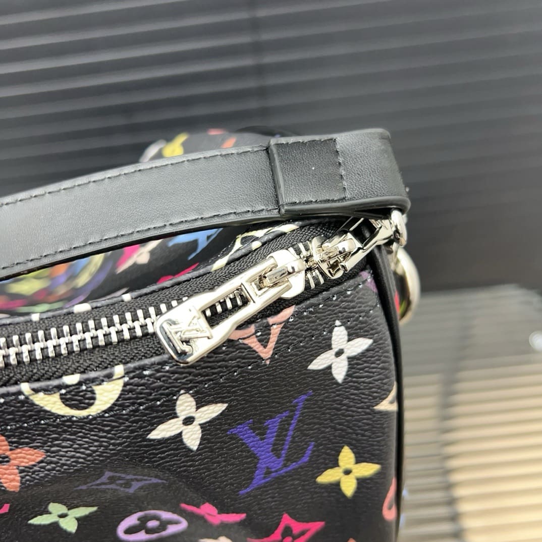 ルイ・ヴィトン M13745 LV X TM キーポル・バンドリエール50