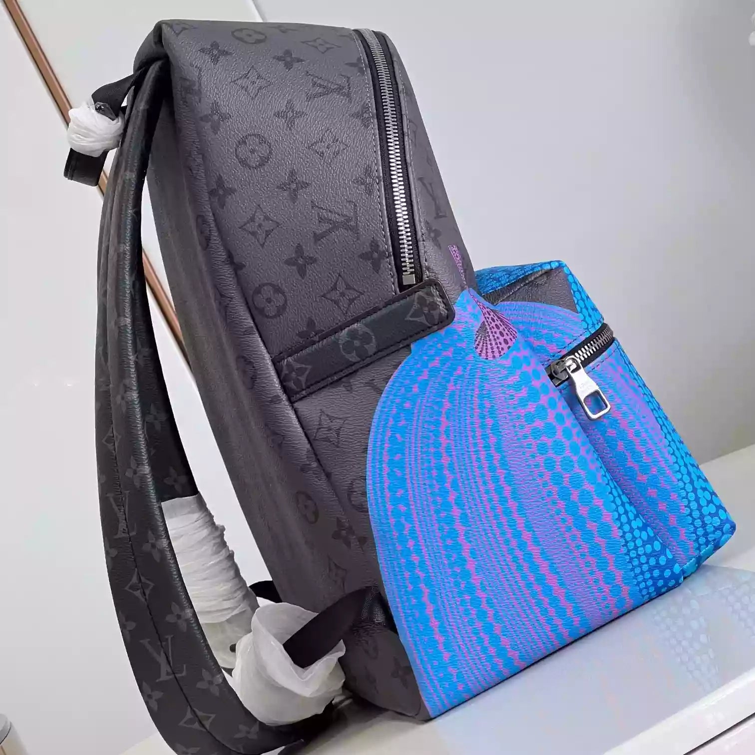 X YAYOI KUSAMA ディスカバリーバッグ モノグラム エクリプス M46440 – LW340