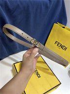 フェンディのループ付きナローベルト