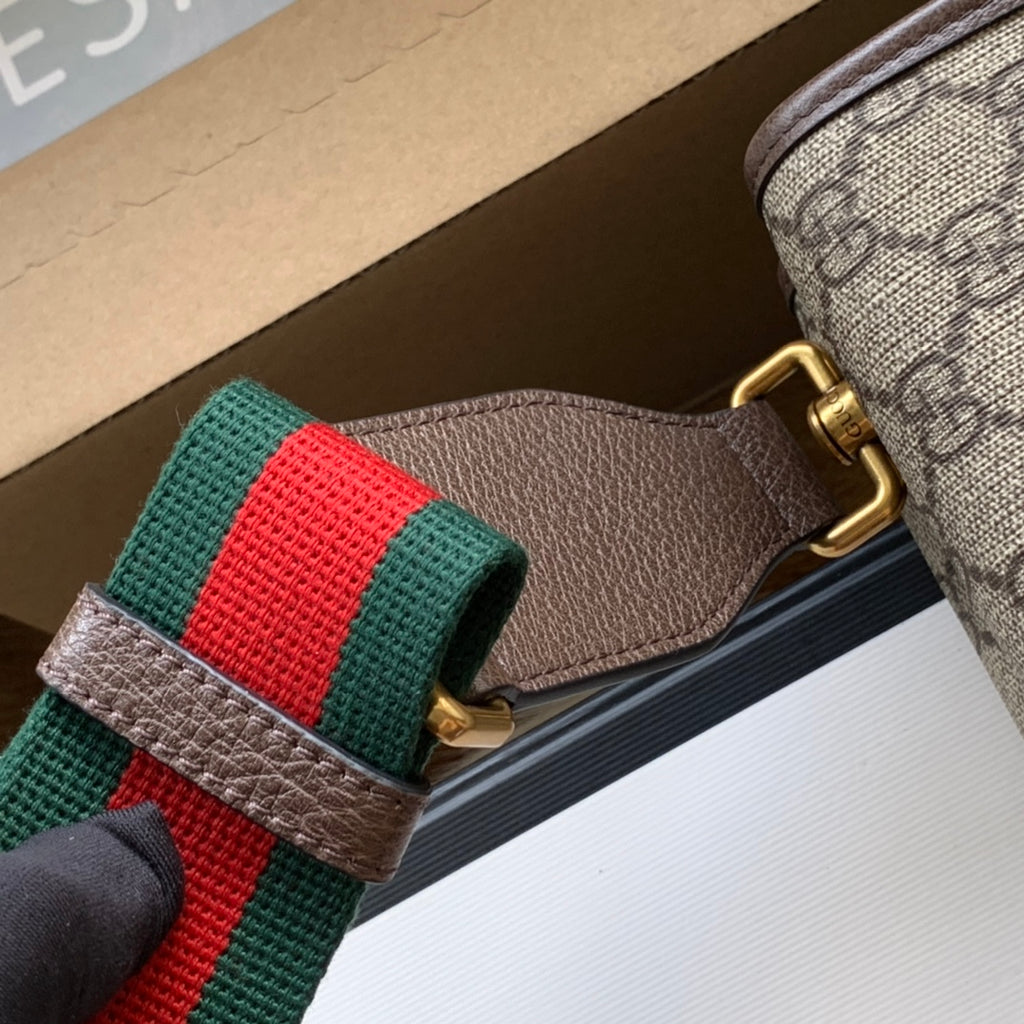 グッチ ショルダーバッグ