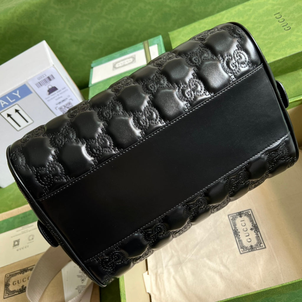 GG マトラッセ レザー ミディアム バッグ