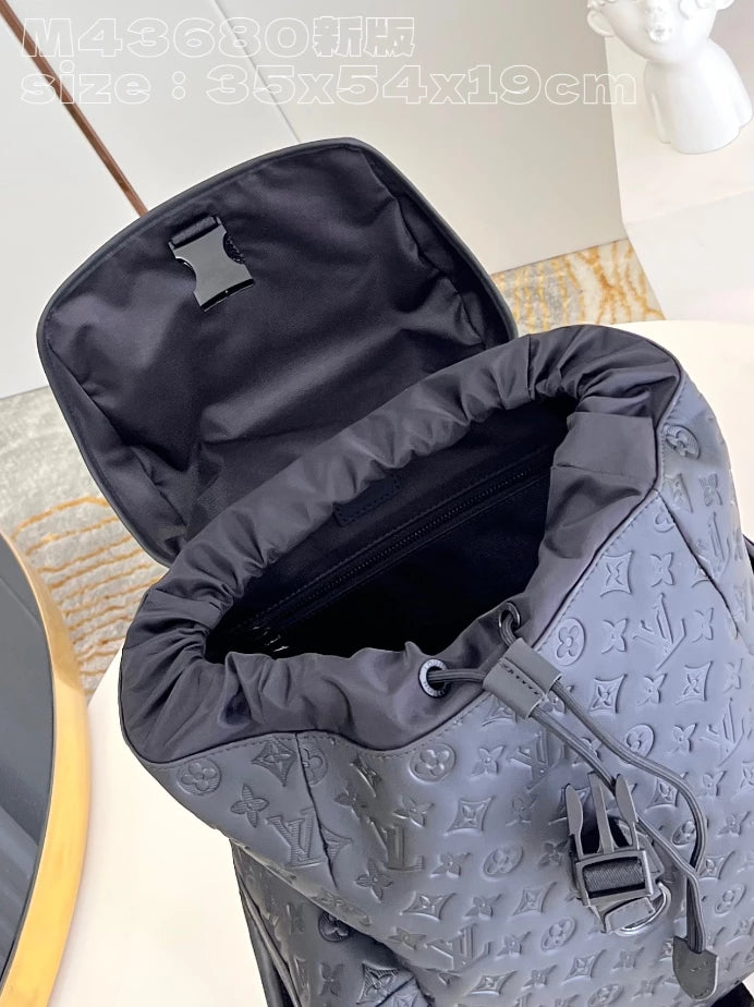 LV トレッキング バックパック（モノグラム・シャドウ カーフレザー製） – LW185