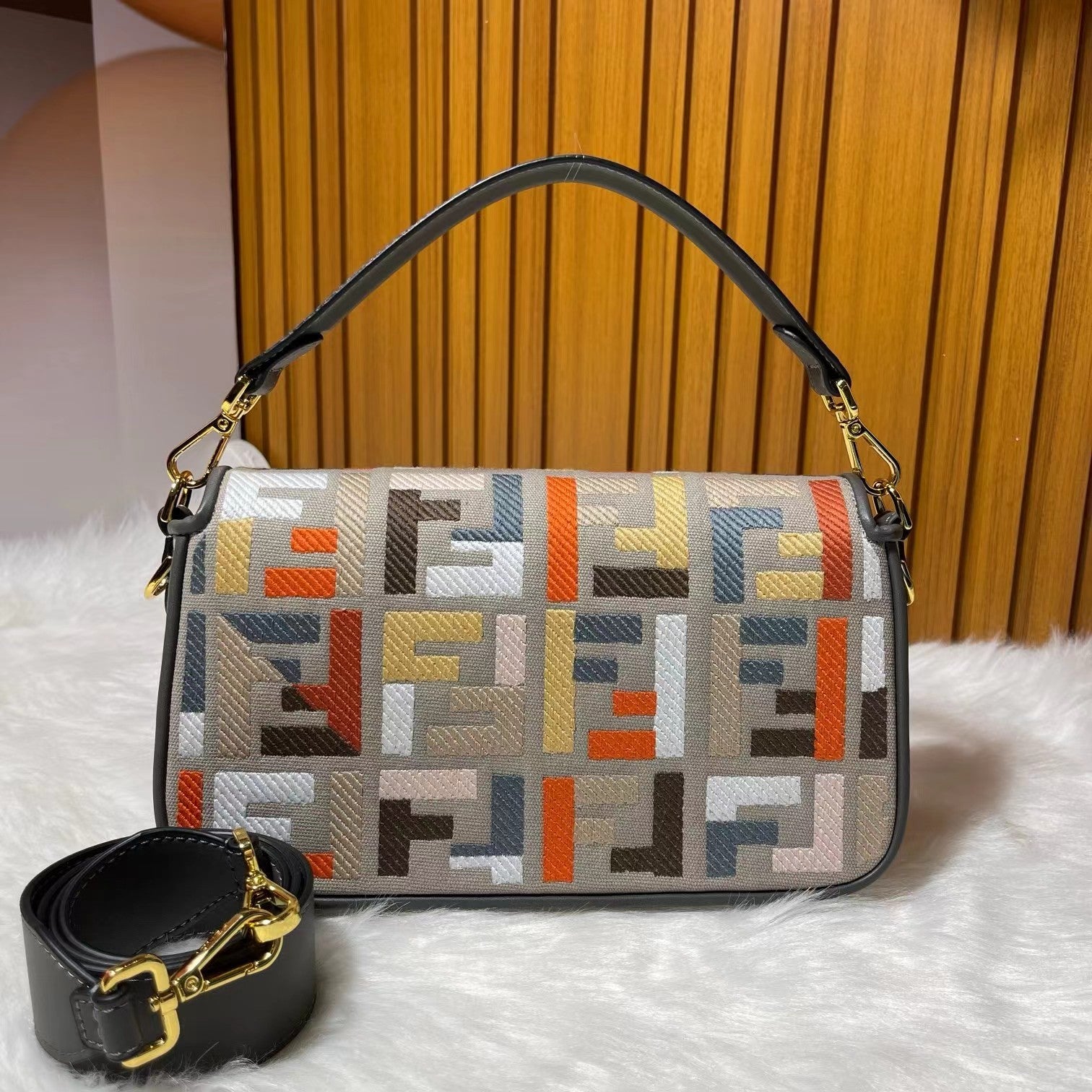 フェンディ キャンバス バゲットバッグ