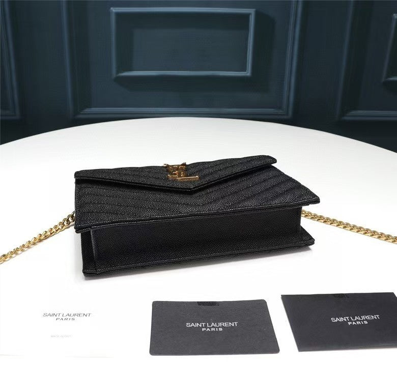 YSL カッサンドル マトラッセ フラップ ポーチ ラムスキン レザー V ヌード ピンク