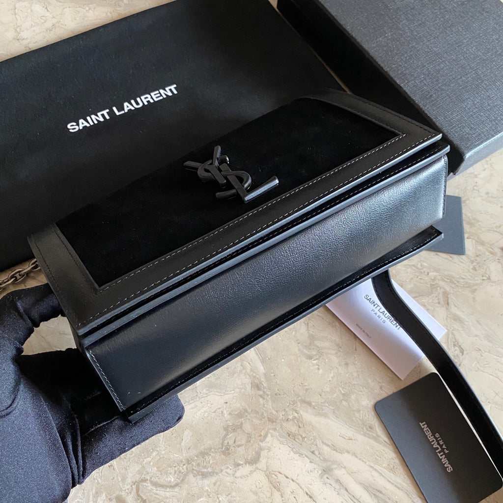 YSLモノグラム オールオーバー カメラバッグ