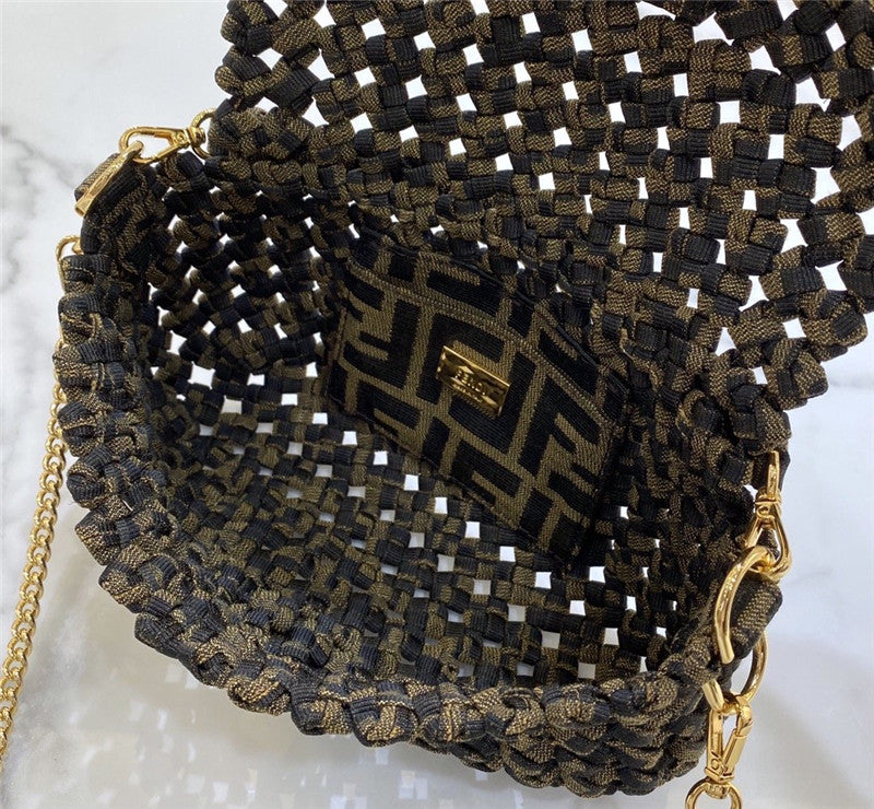 フェンディのバゲット織りバッグ
