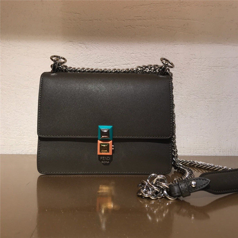 フェンディ カニ レディース チェーンバッグ