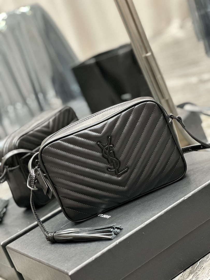 YSL 520534 ルー カメラバッグ マトラッセレザー ブラック ブラックロゴ