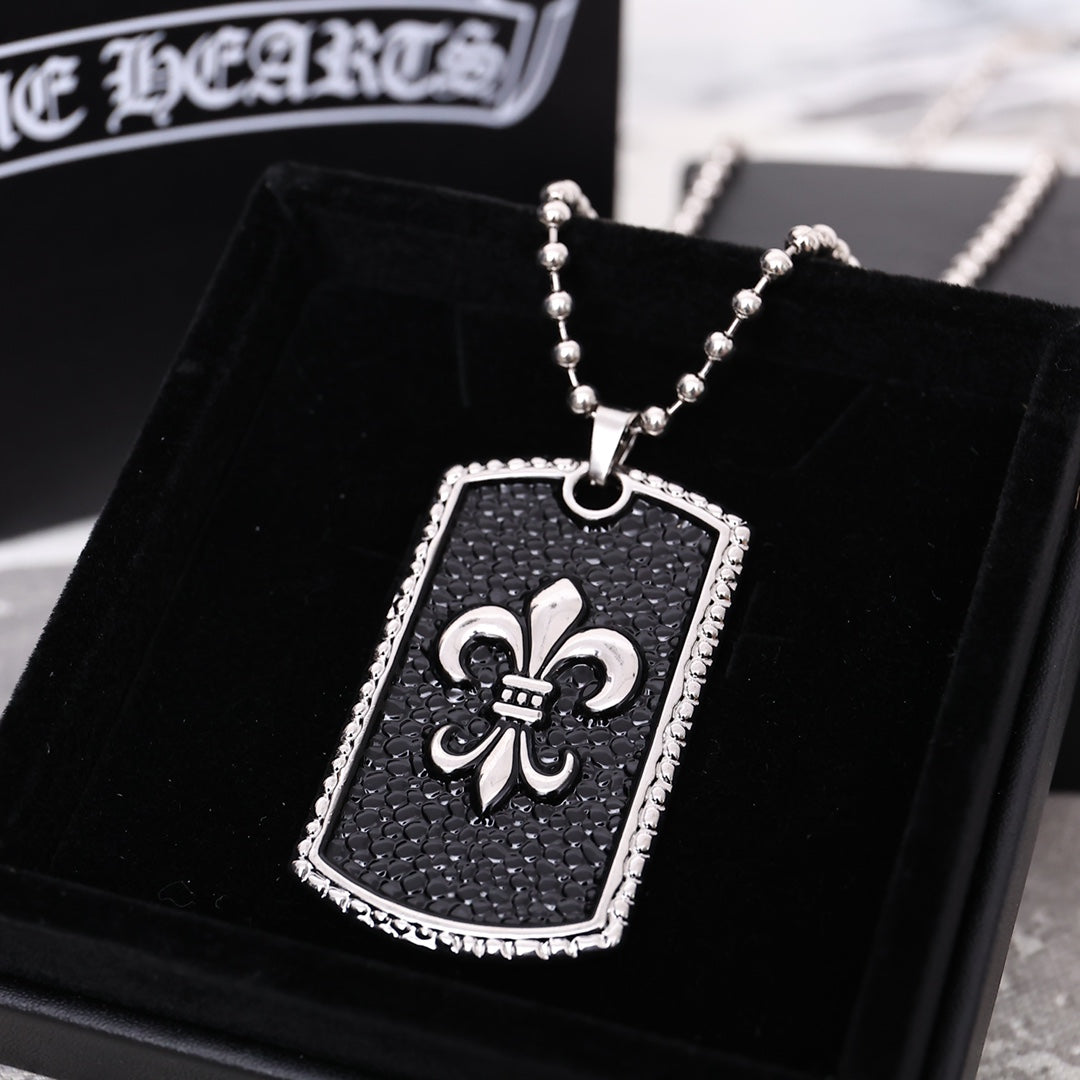 【Chrome Hearts】ネックレス、クロエ ハート ゴールド メッキ ミニ フレーム クロス ネックレス