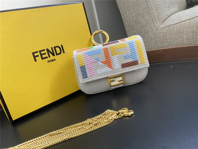 フェンディ ナノバゲットバッグ