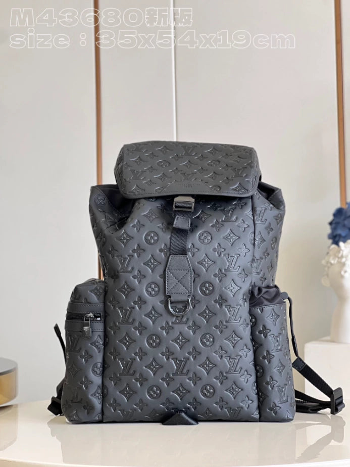 LV トレッキング バックパック（モノグラム・シャドウ カーフレザー製） – LW185