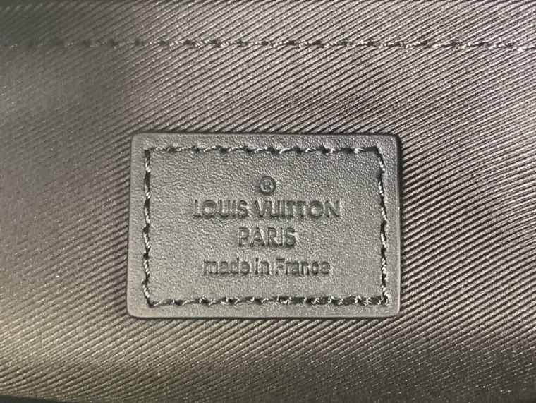ルイ・ヴィトン Sロック メッセンジャー モノグラム マカサー – LVB056