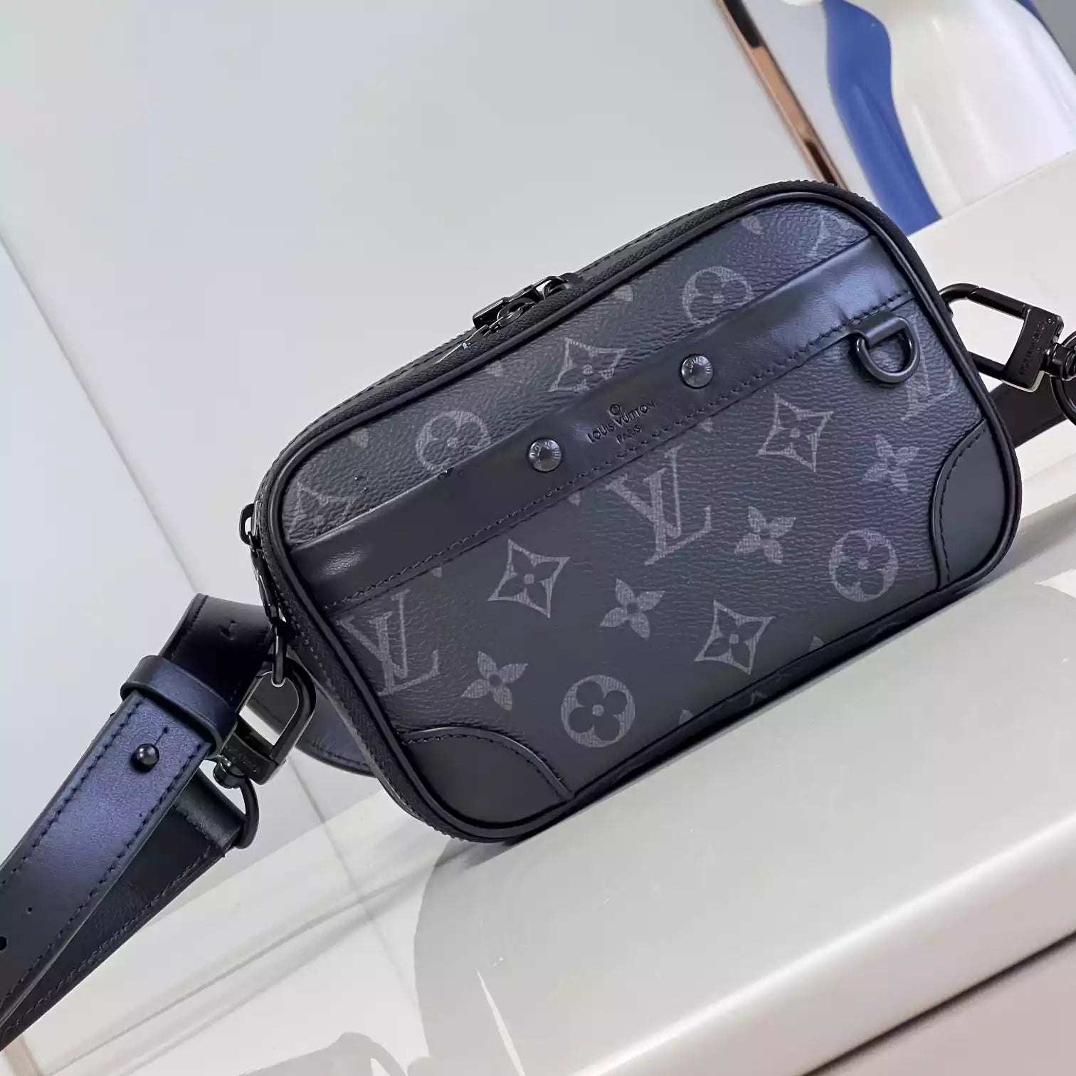 ネオアルファ ウェアラブルウォレット モノグラム エクリプス キャンバス M82542 – LW237