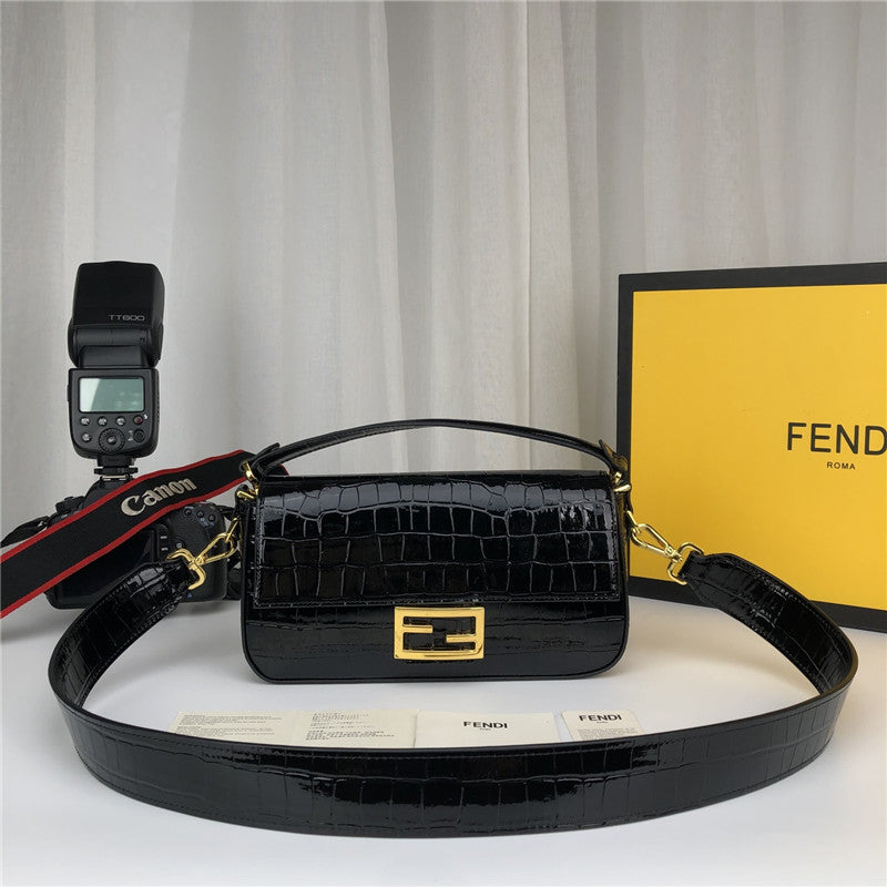 フェンディ クロコダイル バゲット ブラック