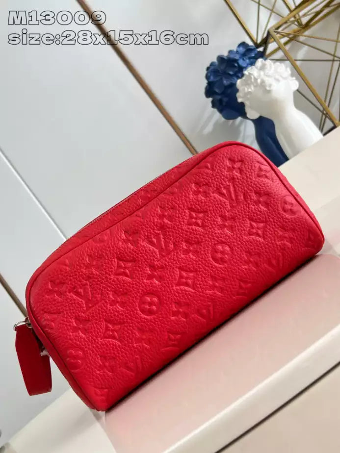 ルイ・ヴィトン ドップキットサリ レッドトリヨンモノグラム牛革バッグ – LW140