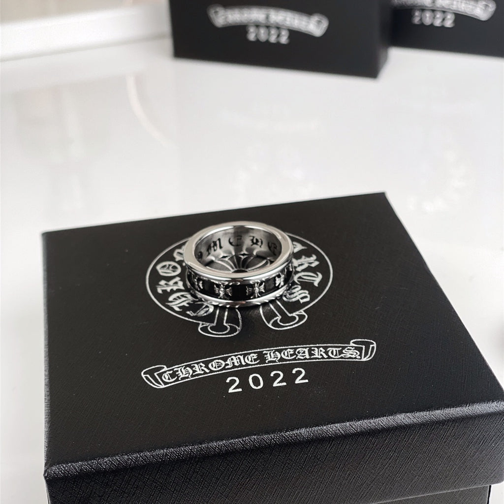 Chrome Hearts（クロムハーツ）クロスカービングリング