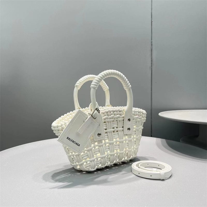 Balenciaga BISTRO XXS ストラップ付きバスケット ホワイト6780282IE3Y9000