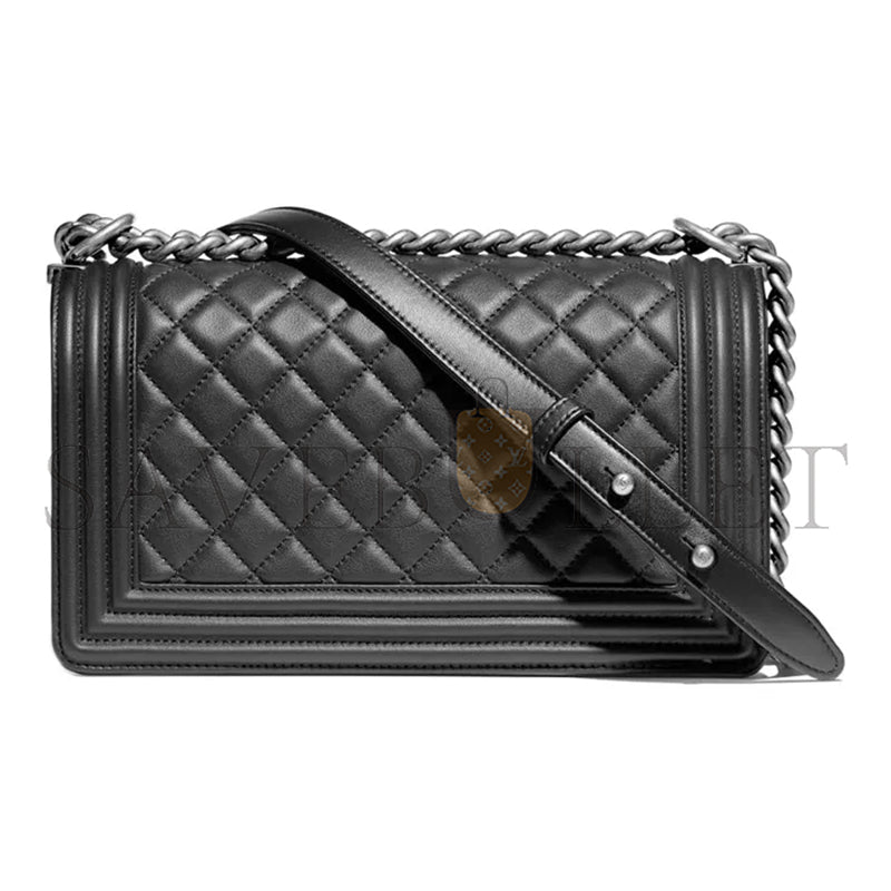 シャネル ラムスキン キルティング ミディアム ボーイ フラップ シルバー金具 A67086 (25*15*9cm)