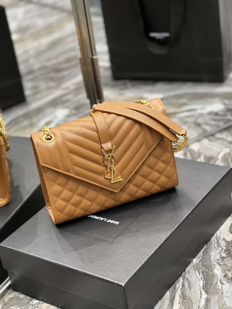 YSL 600185 エンベロープ ミディアム キルティング グレイン・ド・プードル エンボスレザー ブラウン