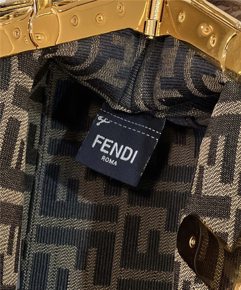 フェンディのファーストバッグ