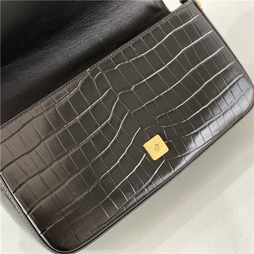 フェンディの象徴的なバゲットバッグ