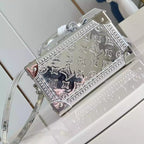 TRESOR ハンドケース シルバー モノグラム キャンバス M12797 – LW289