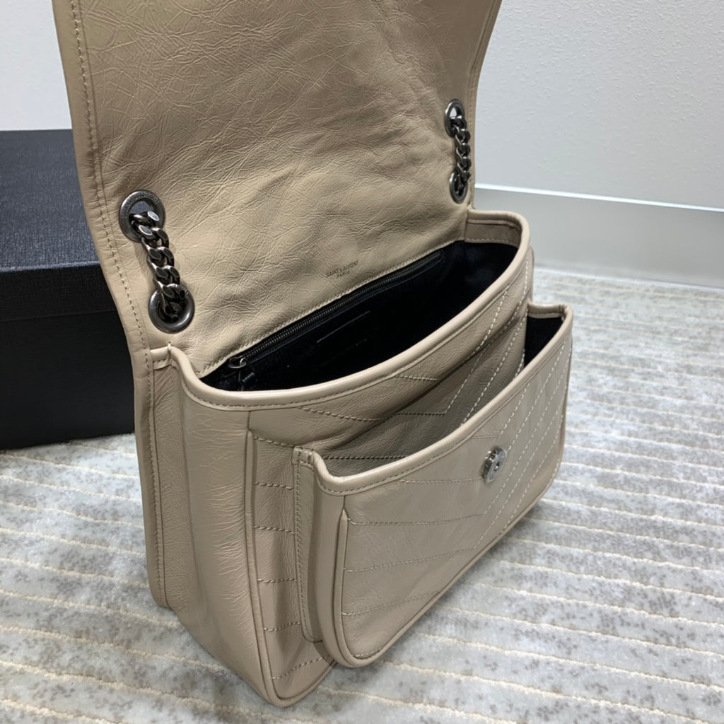 YSL ニキ ミディアム