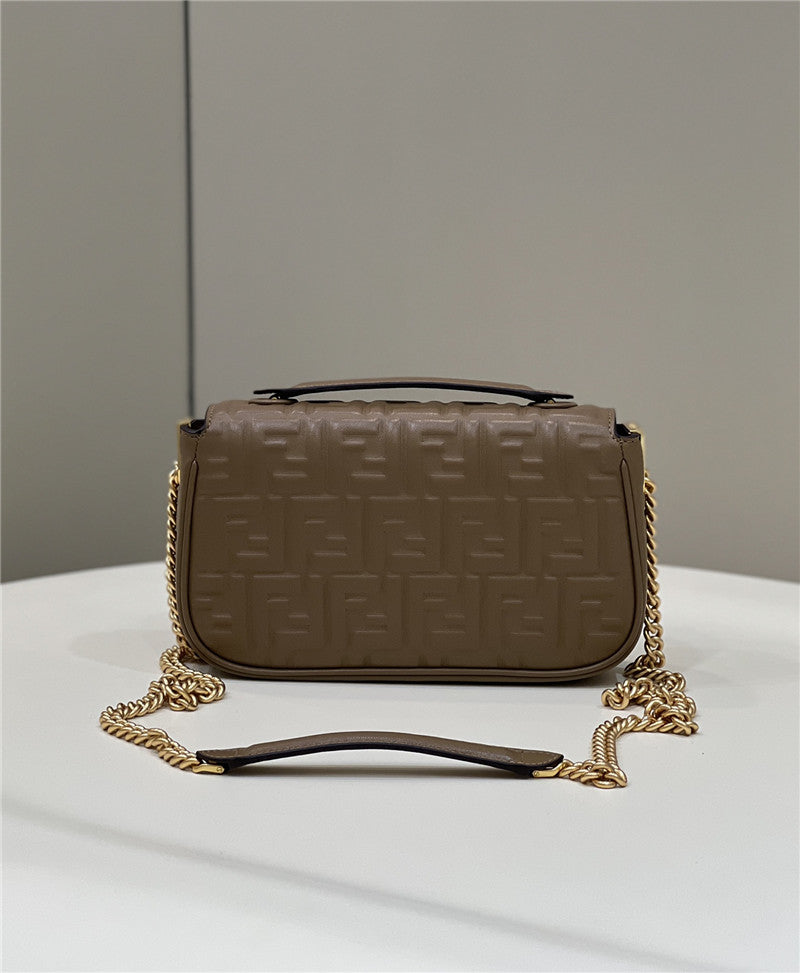 フェンディ クラシック エンボス加工 バゲットバッグ
