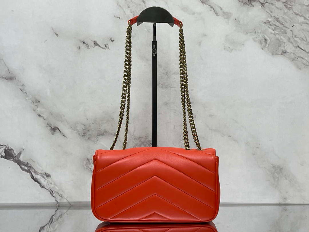 YSL 801437 ルル スモール マトラッセ ラムスキン レッド