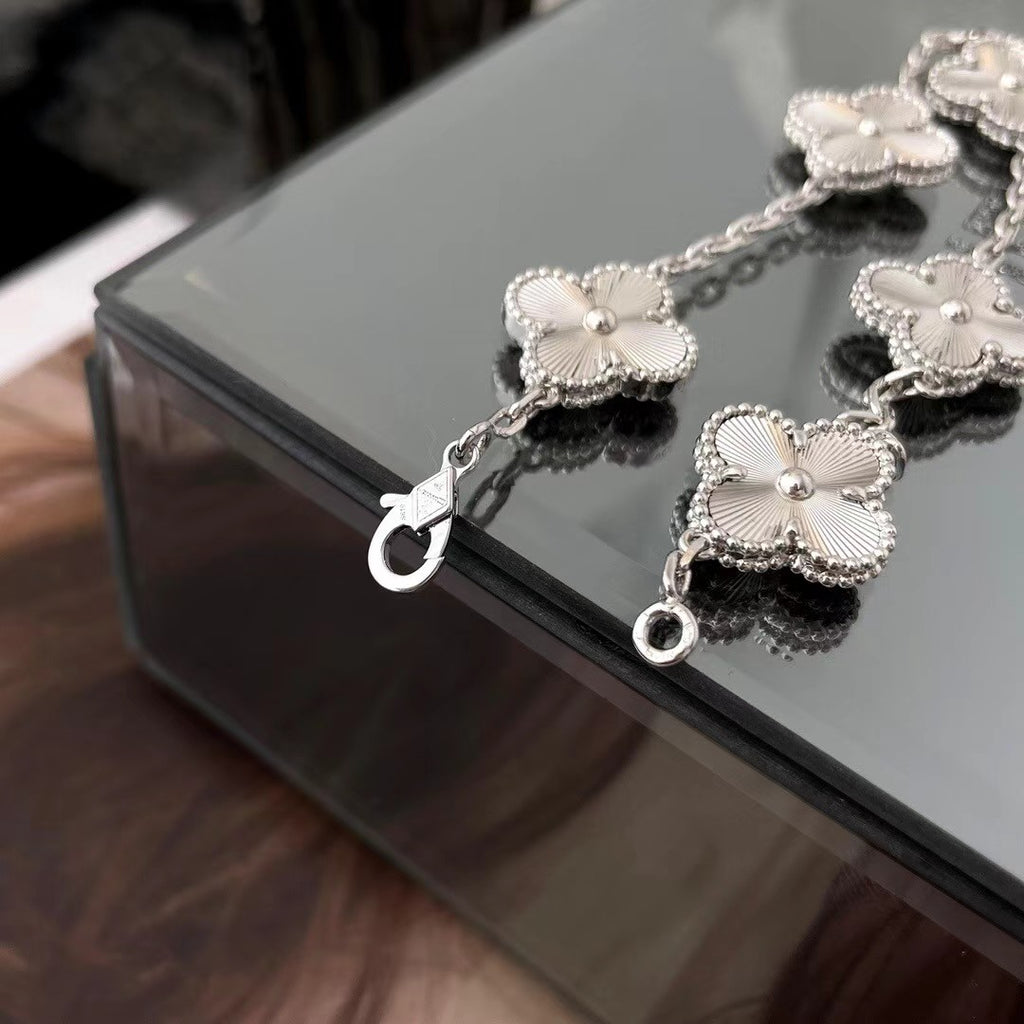 Van Cleef & Arpels レーザー彫刻ブレスレット
