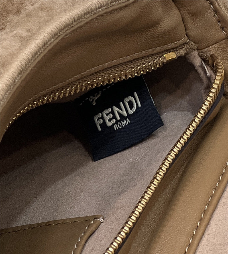 フェンディ ラムズウール バゲットバッグ