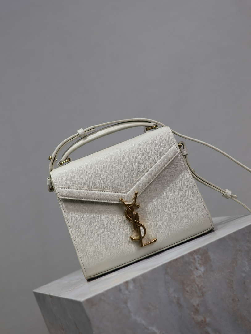 YSL 623930 カサンドラ ミニ トップハンドルバッグ グレイン・ド・プードル エンボスレザー ホワイト