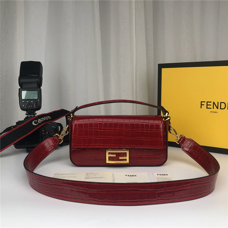 フェンディ クロコダイル バゲット レッド