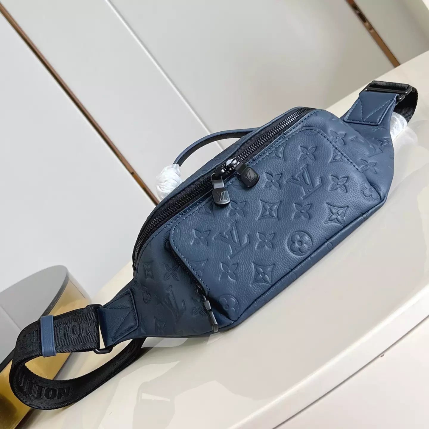 ラッシュ バムバッグ ブルー モノグラム シャドウ M14784 – LW219