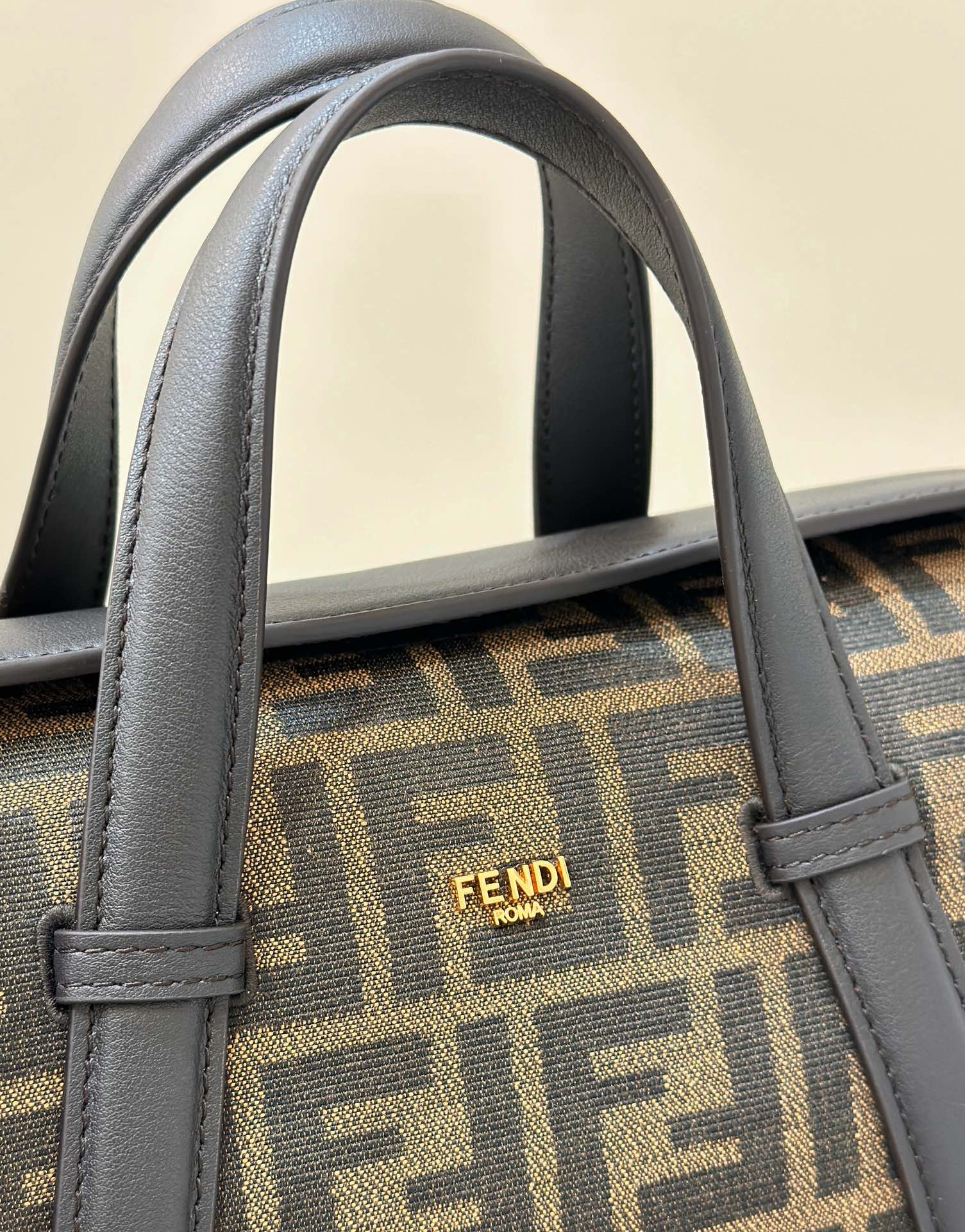 フェンディ ボストン