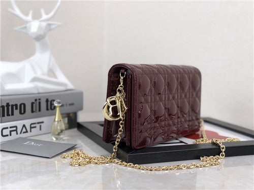 ディオールのショルダーバッグ